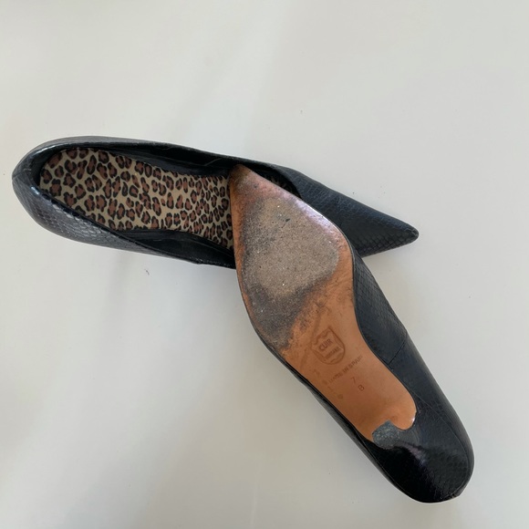 Kenneth Cole Snake Leather Heels Size 7 - Picture 2 of 3